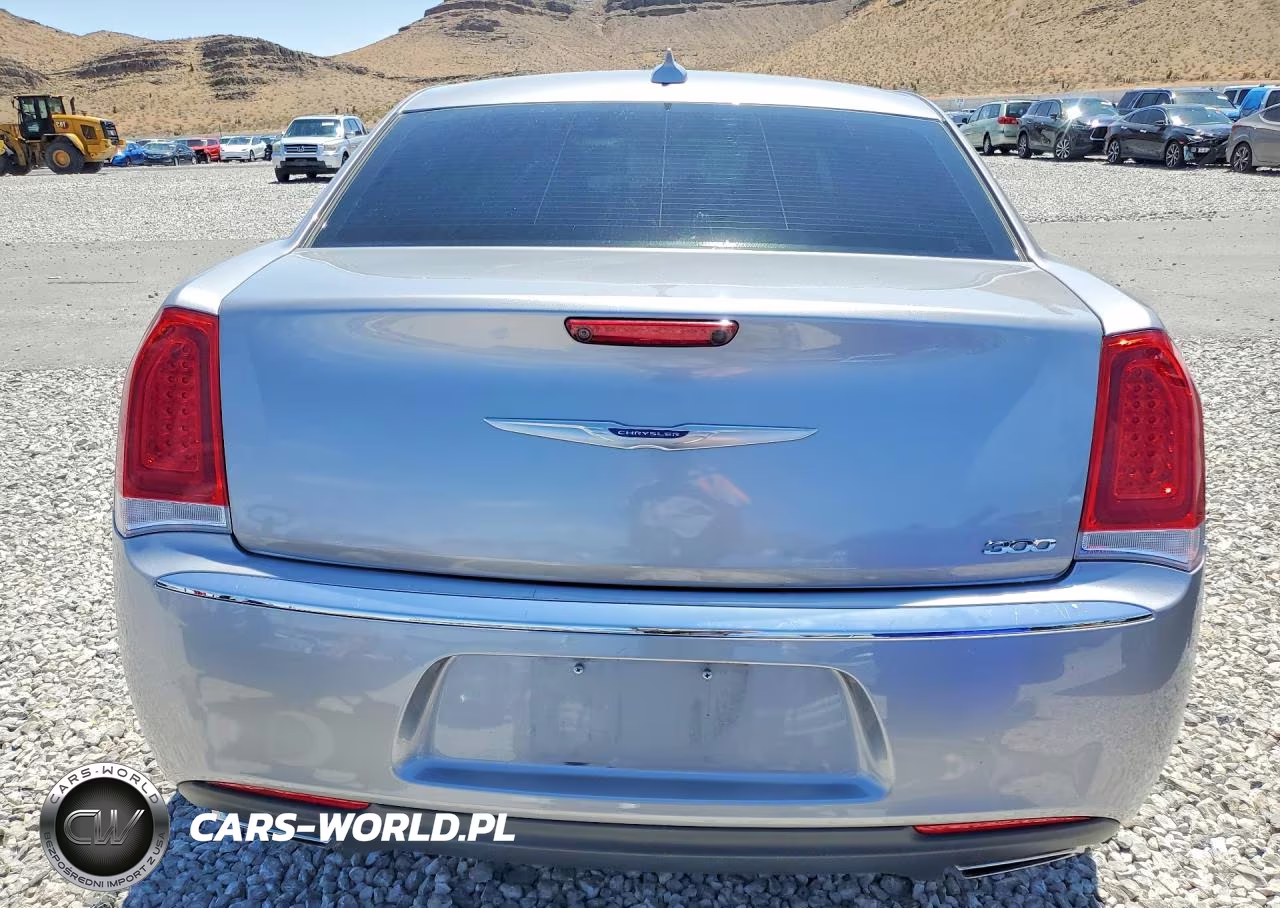 2015 Chrysler 300 Limited VIN:2C3CCAAG3FH859260 - 6