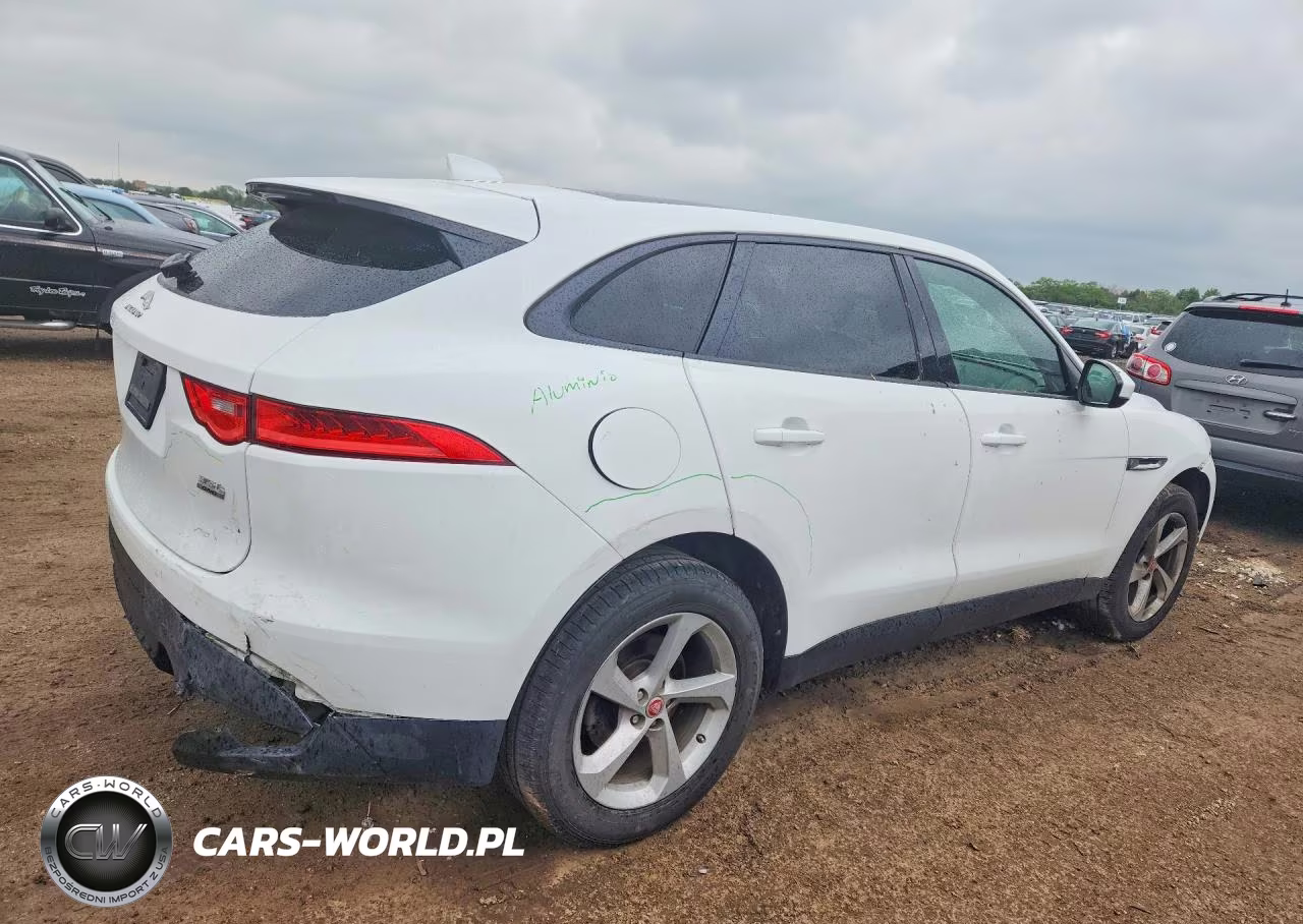 2018 Jaguar F-Pace Premium VIN:SADCJ2EV1JA257419 - 3