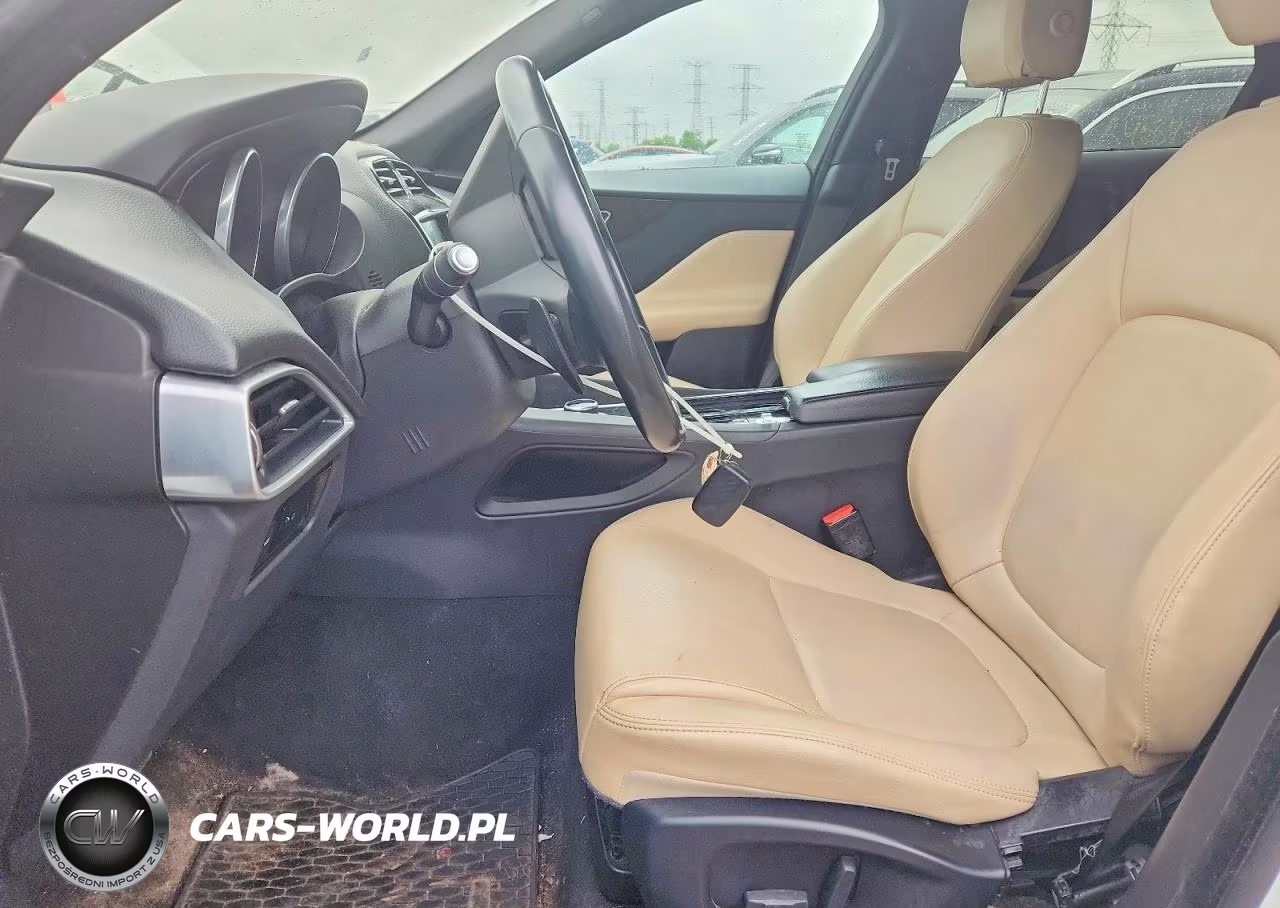 2018 Jaguar F-Pace Premium VIN:SADCJ2EV1JA257419 - 7