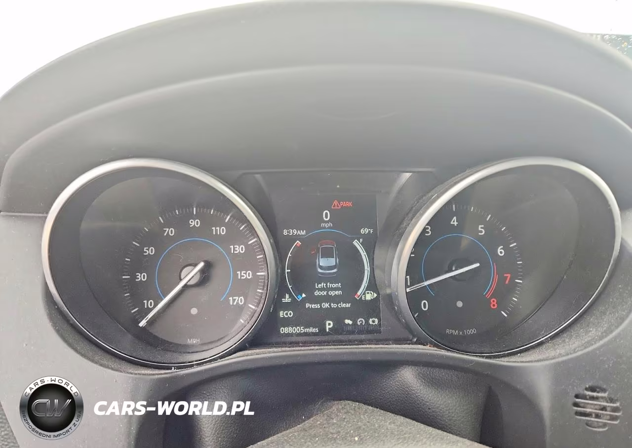 2018 Jaguar F-Pace Premium VIN:SADCJ2EV1JA257419 - 9