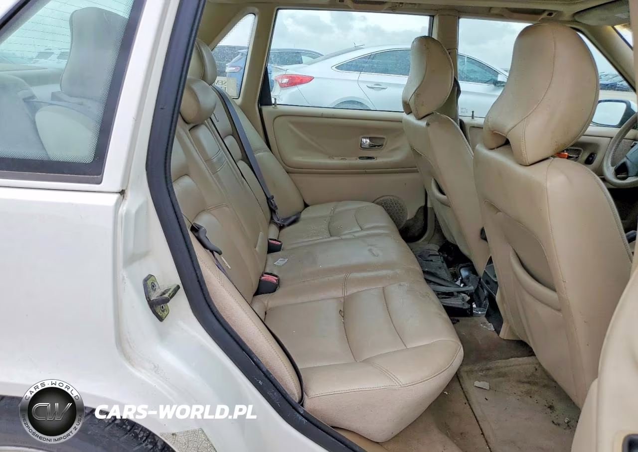 2000 Volvo S70 Base VIN:YV1LS61J9Y2665197 - 10