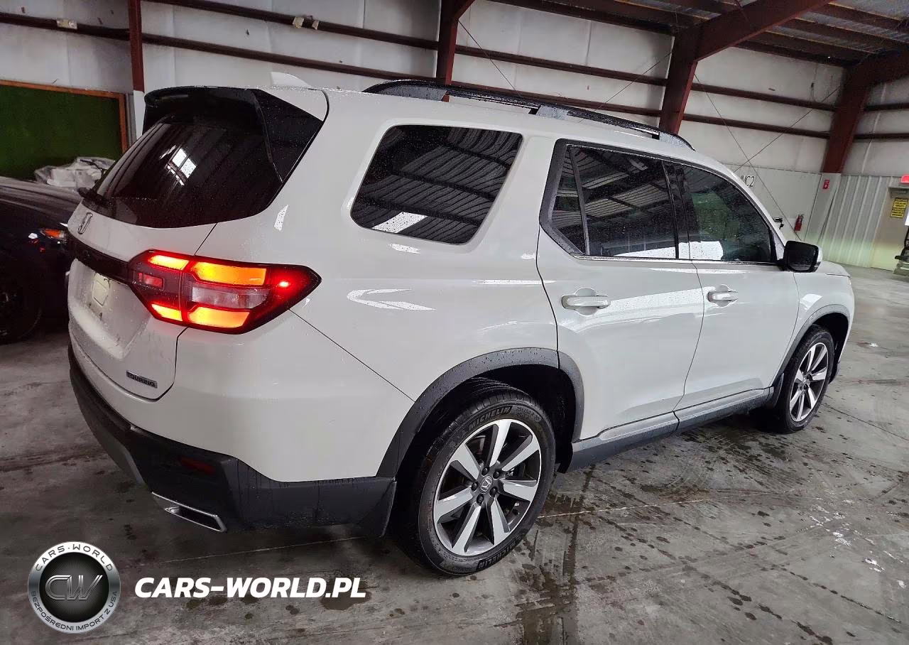 2024 Honda Pilot Touring VIN:5FNYG2H75RB012705 - 3