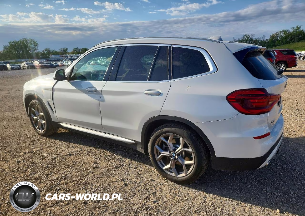 2021 BMW X3 xDrive30E VIN:5UXTS1C06M9G72429 - 2