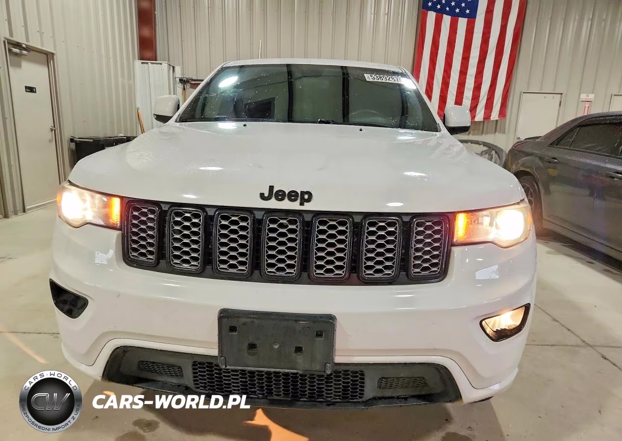 2018 Jeep Grand Cherokee Laredo VIN:1C4RJEAG6JC430807 - 5