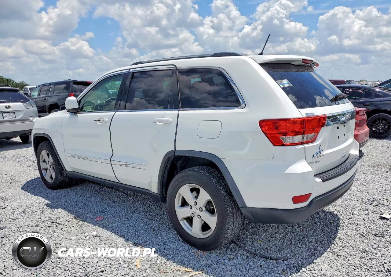 2013 Jeep Grand Cherokee Laredo VIN:1C4RJEAG0DC588774 - 2
