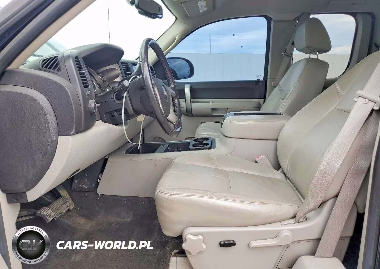 2008 Chevrolet Silverado C1500 VIN:2GCEC19J181309832 - 7