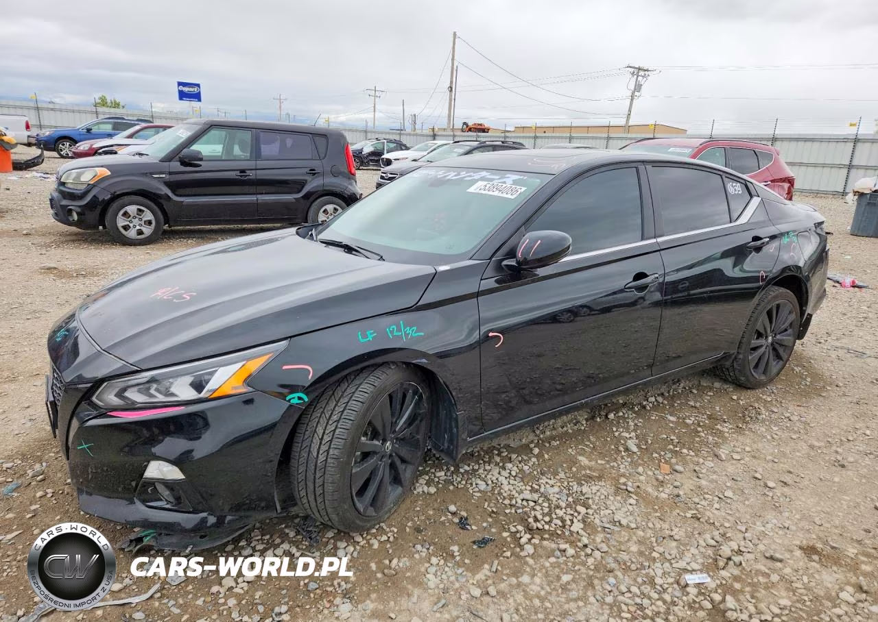 2022 Nissan Altima Sr