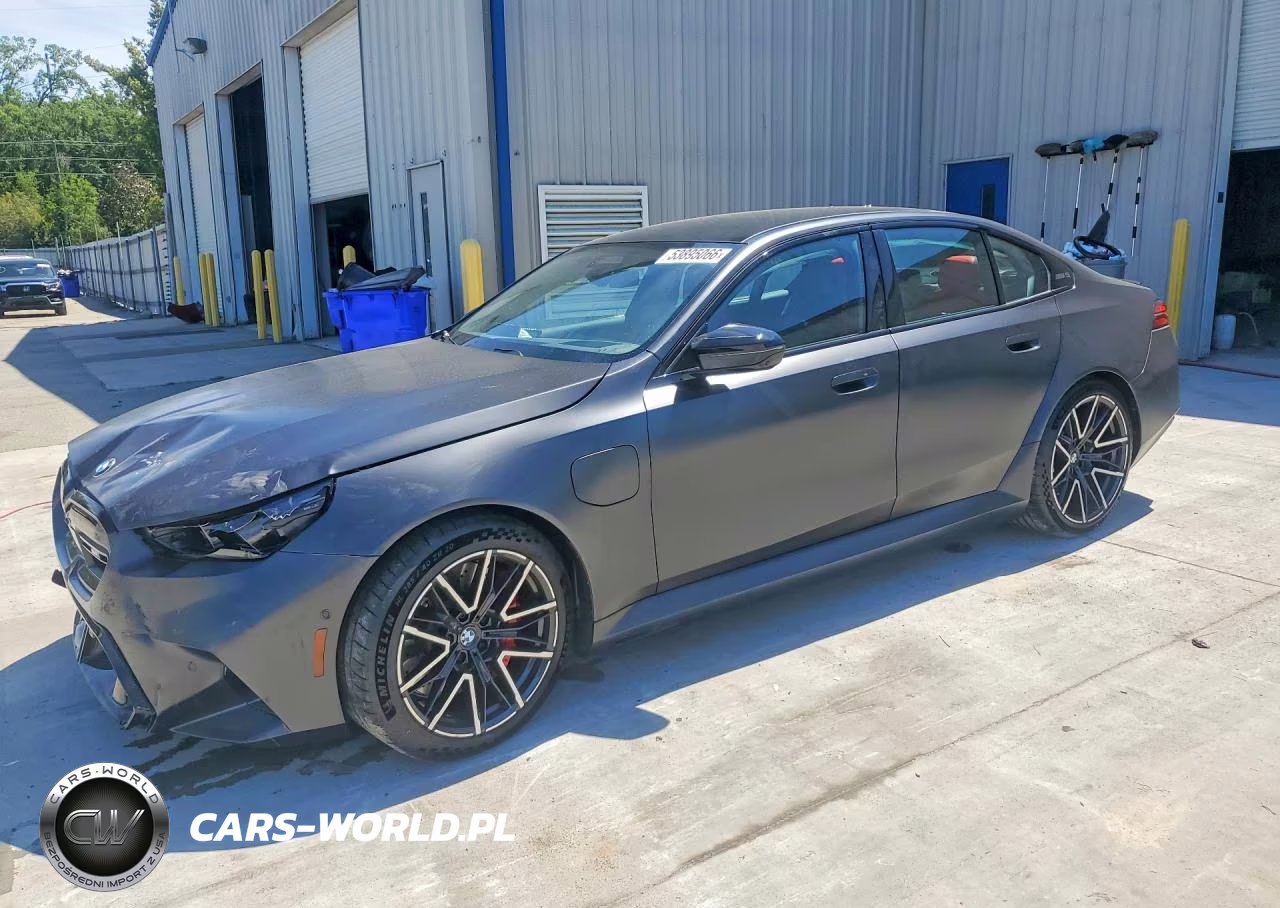 2026 BMW M5 – zdjęcie 1 z 12