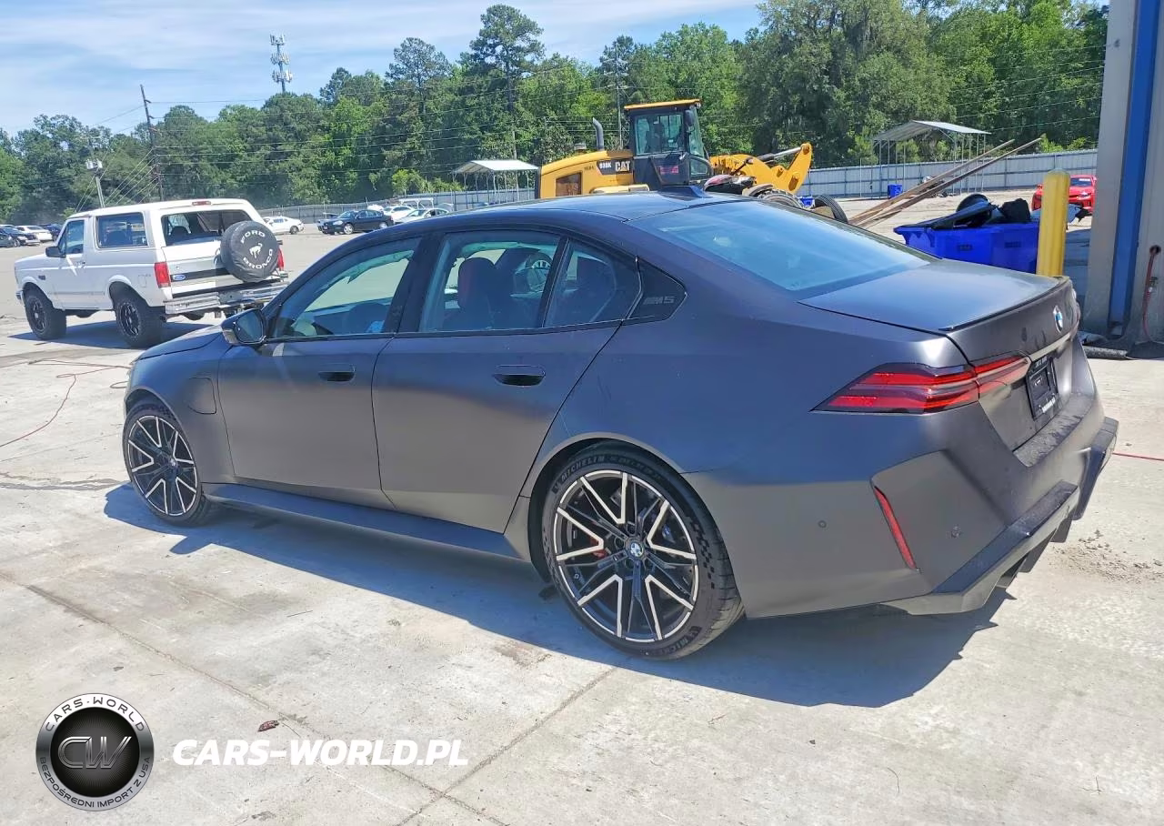 2026 BMW M5 VIN:WBS83FK08TCX42023 - 2