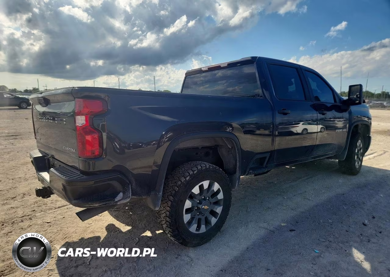 2024 Chevrolet Silverado K2500 Custom VIN:1GC4YME7XRF117828 - 3
