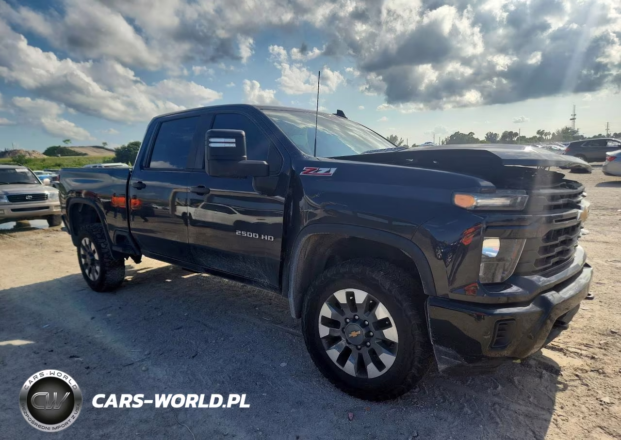2024 Chevrolet Silverado K2500 Custom VIN:1GC4YME7XRF117828 - 4