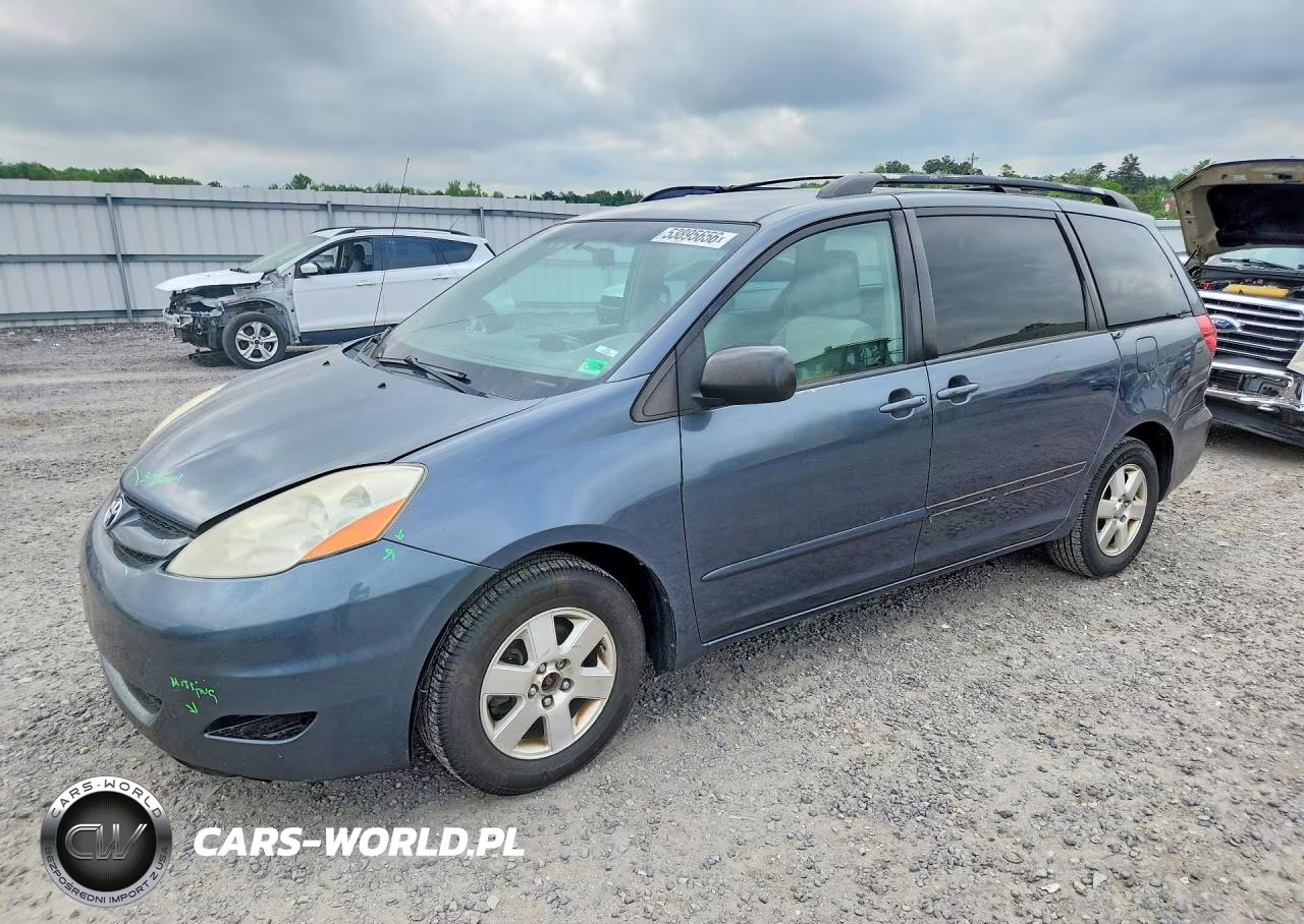 2009 Toyota Sienna Le 8-Passenger