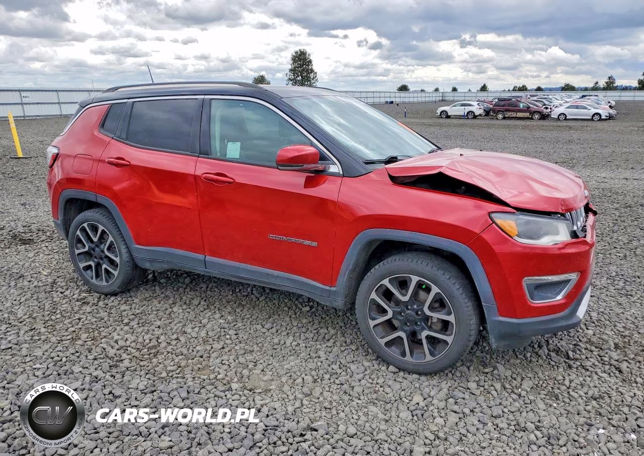 2017 Jeep Compass Latitude VIN:3C4NJDCB4HT689028 - 4