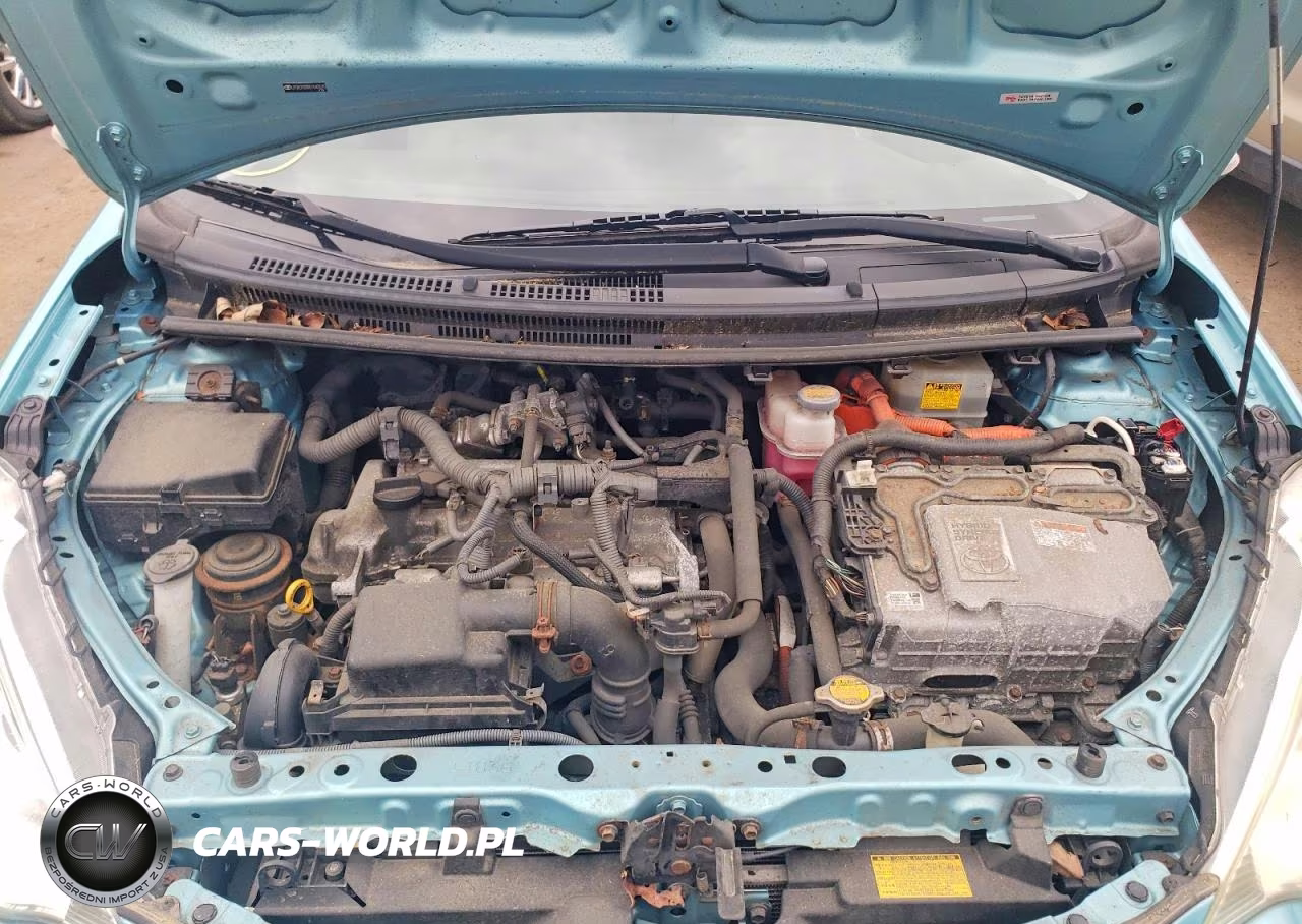 2013 Toyota Prius C One VIN:JTDKDTB39D1042575 - 11