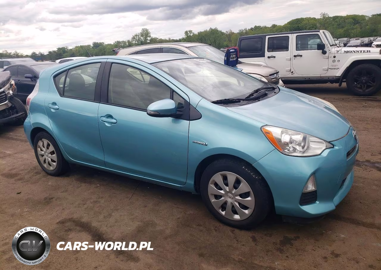 2013 Toyota Prius C One VIN:JTDKDTB39D1042575 - 4