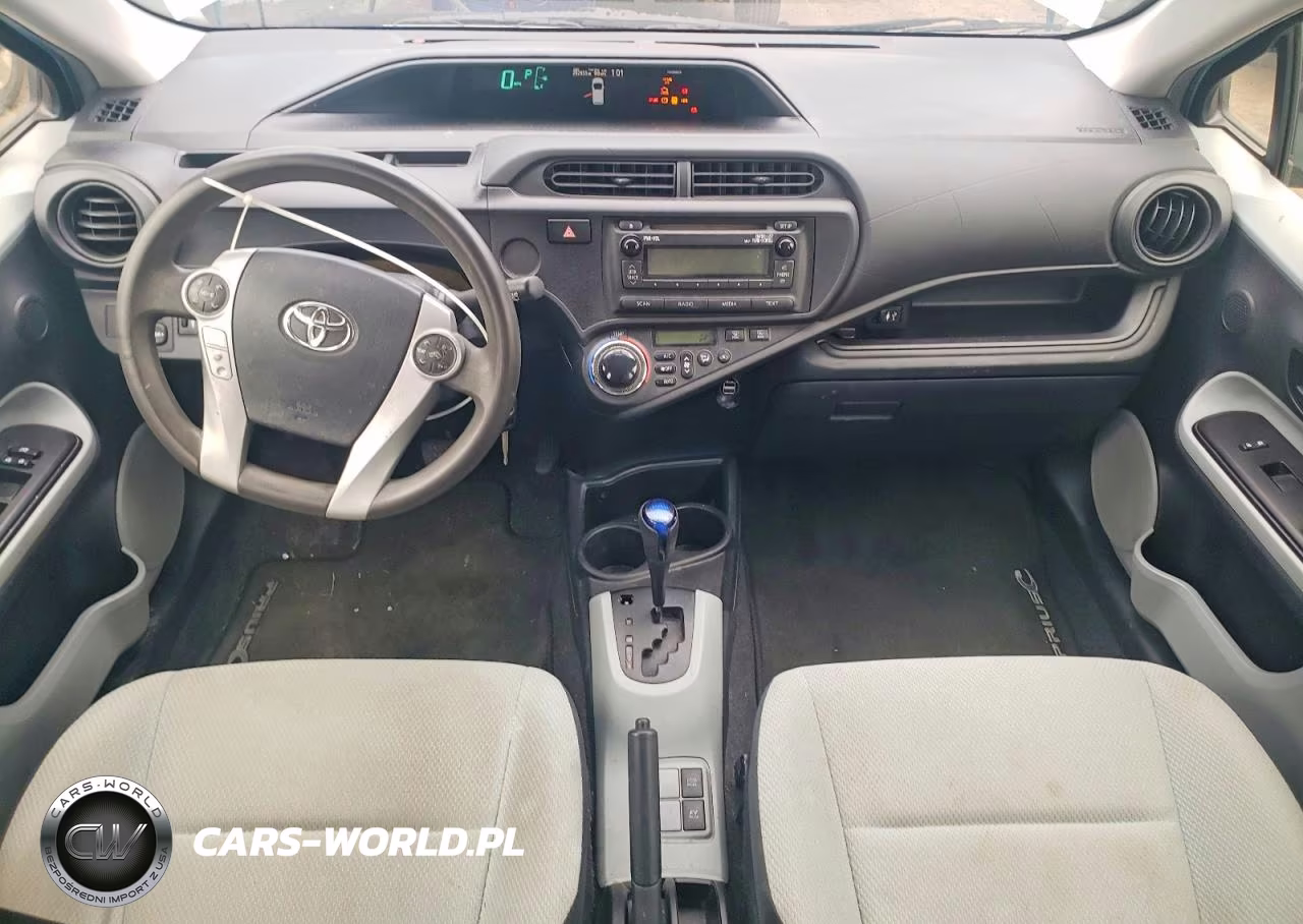 2013 Toyota Prius C One VIN:JTDKDTB39D1042575 - 8