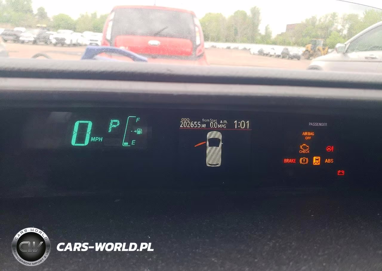2013 Toyota Prius C One VIN:JTDKDTB39D1042575 - 9
