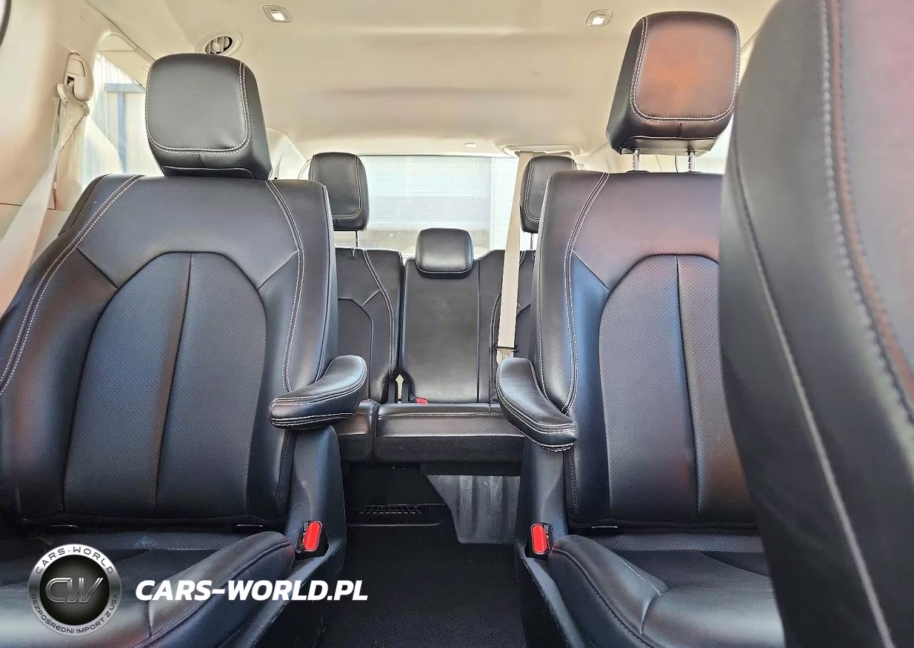 2024 Chrysler Pacifica Hybrid Select VIN:2C4RC1S74RR156897 - 10