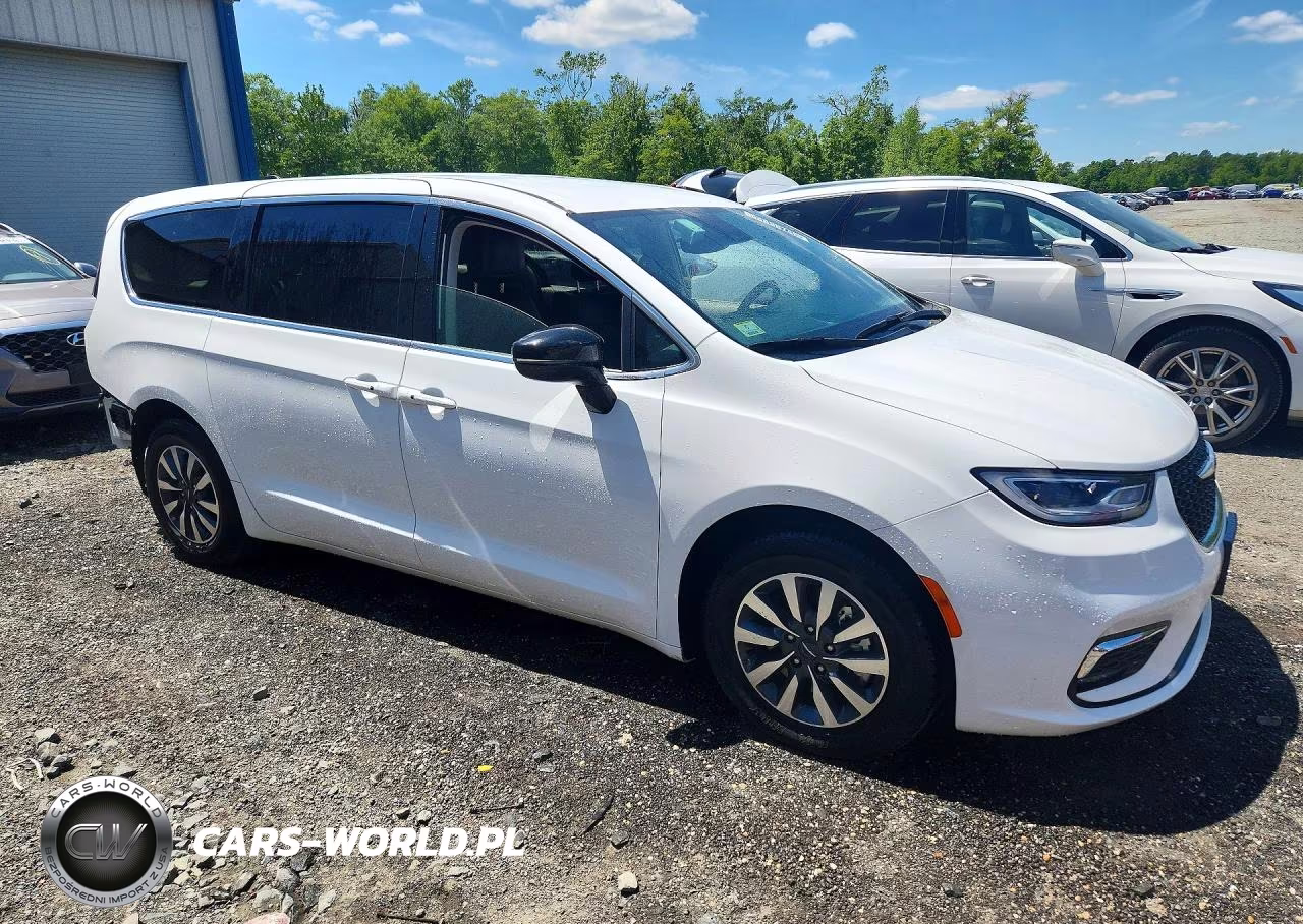 2024 Chrysler Pacifica Hybrid Select VIN:2C4RC1S74RR156897 - 4