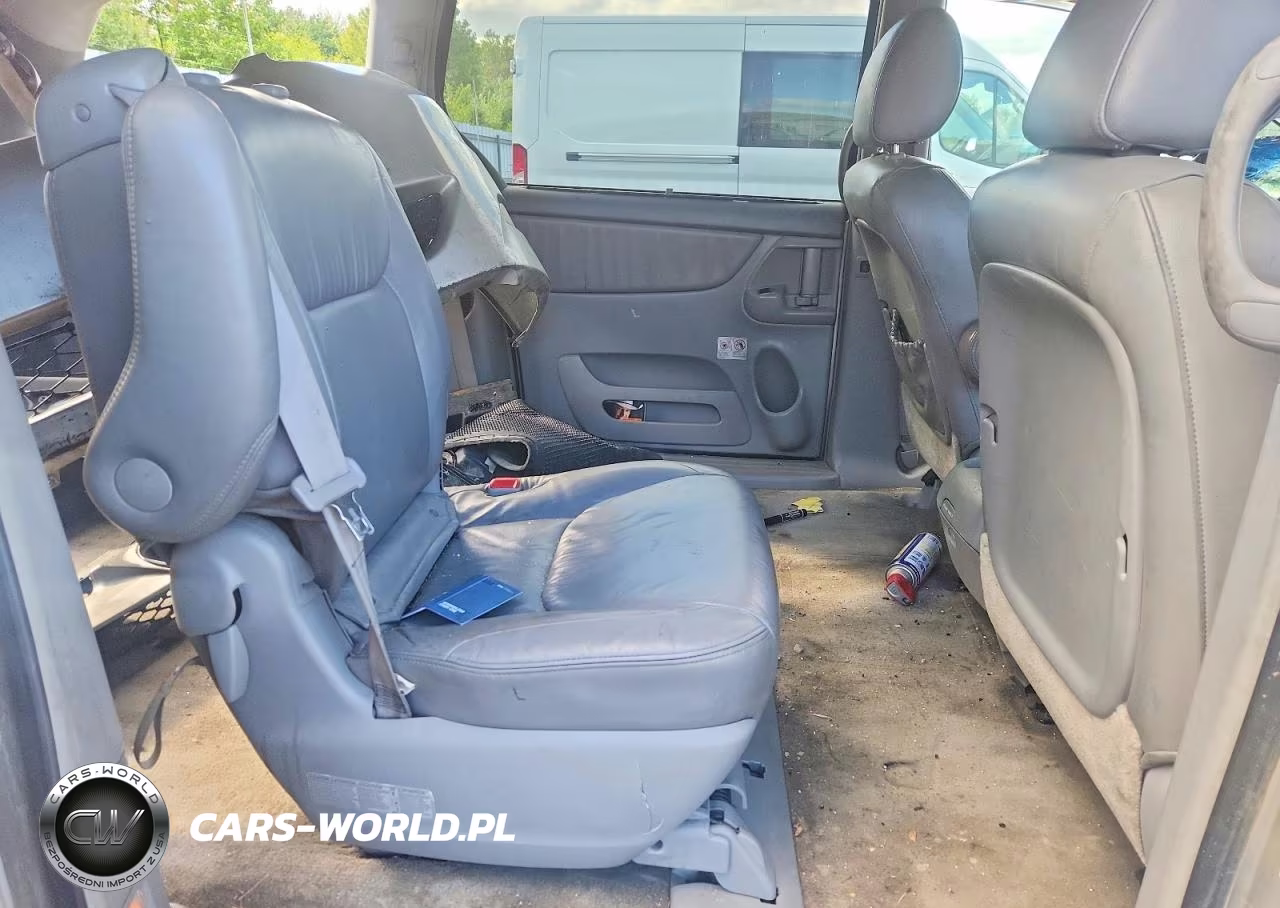 2010 Toyota Sienna Xle VIN:5TDYK4CC6AS341623 - 11