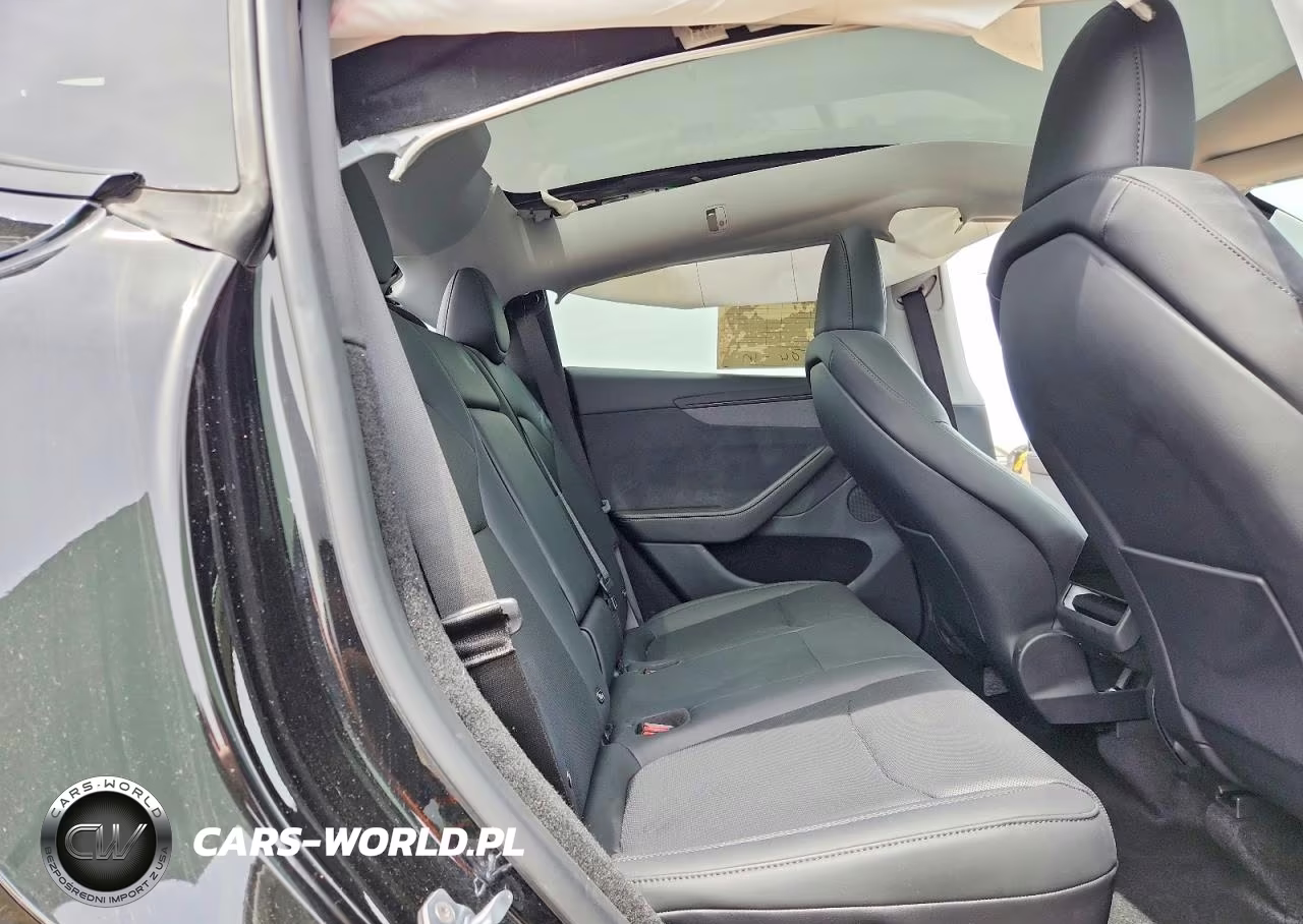 2026 Tesla Model Y VIN:7SAYGDEE2TA470756 - 11