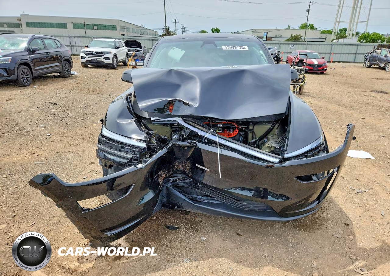 2026 Tesla Model Y VIN:7SAYGDEE2TA470756 - 5