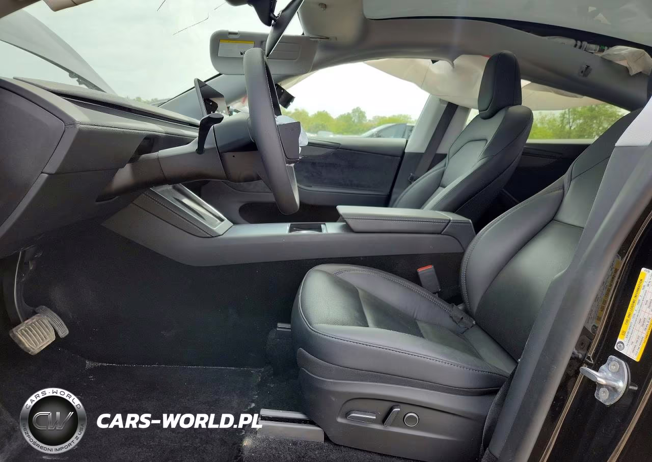 2026 Tesla Model Y VIN:7SAYGDEE2TA470756 - 7