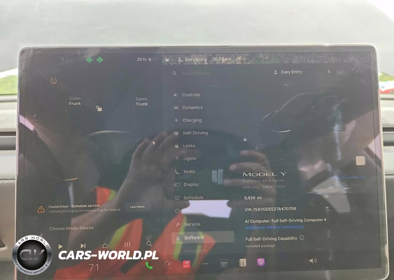 2026 Tesla Model Y VIN:7SAYGDEE2TA470756 - 9
