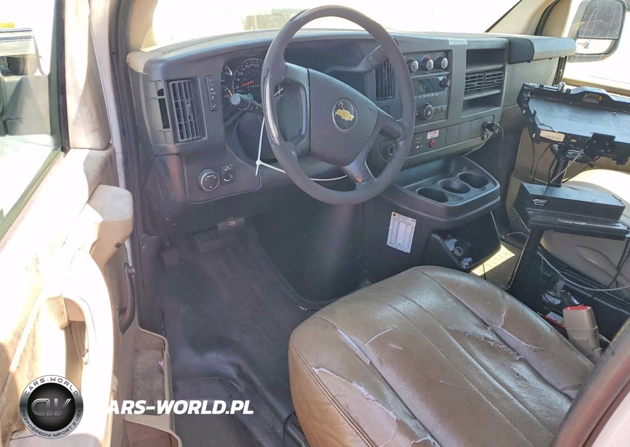 2011 Chevrolet Express G2500 VIN:1GCWGFCB3B1129935 - 8