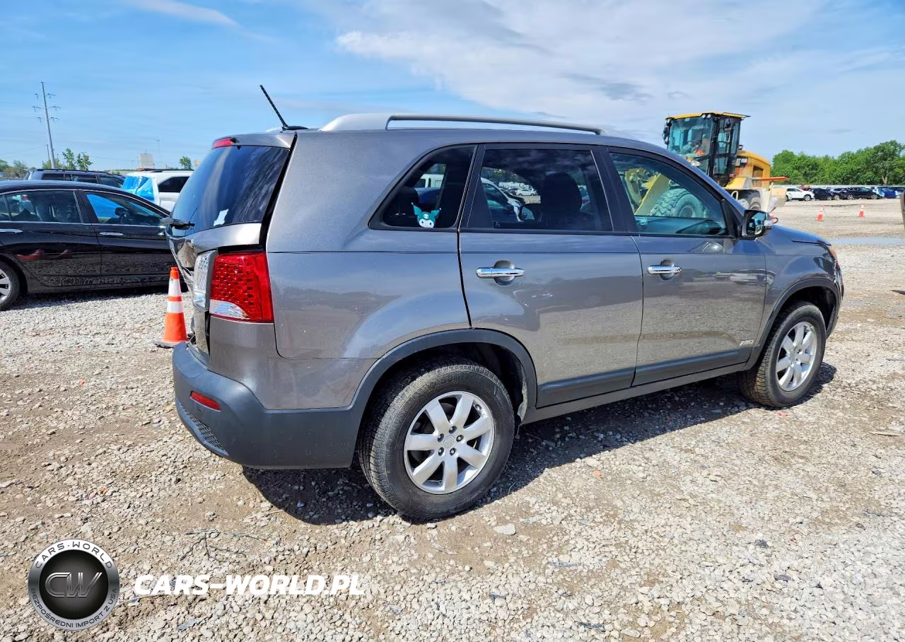 2011 Kia Sorento Lx VIN:5XYKTCA13BG112488 - 3