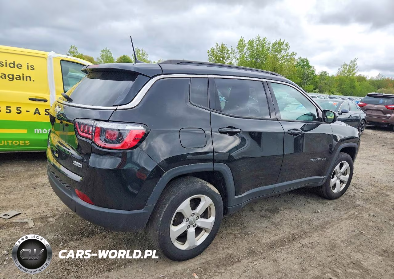 2019 Jeep Compass Latitude VIN:3C4NJDBB5KT647511 - 3