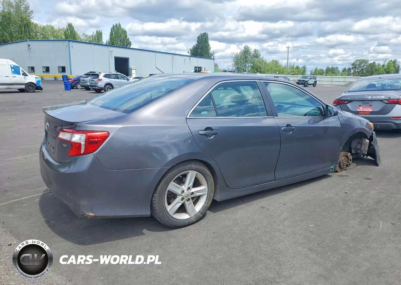 2014 Toyota Camry Se VIN:4T1BF1FKXEU813198 - 3