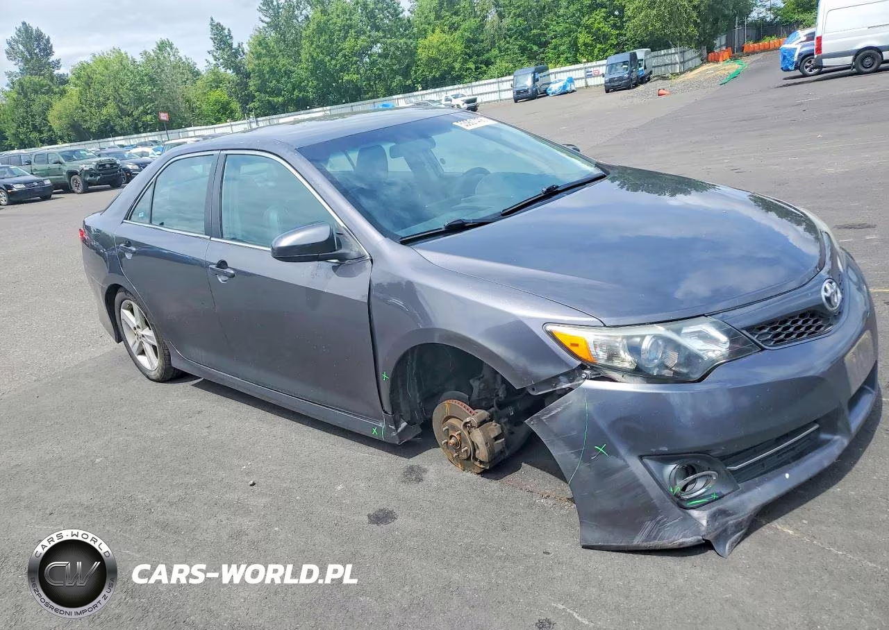 2014 Toyota Camry Se VIN:4T1BF1FKXEU813198 - 4