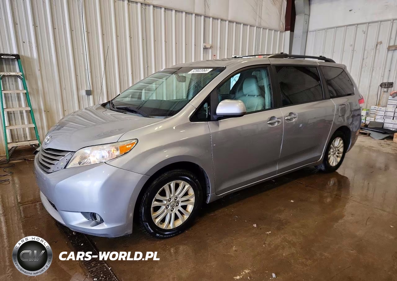 2012 Toyota Sienna Xle 8-Passenger