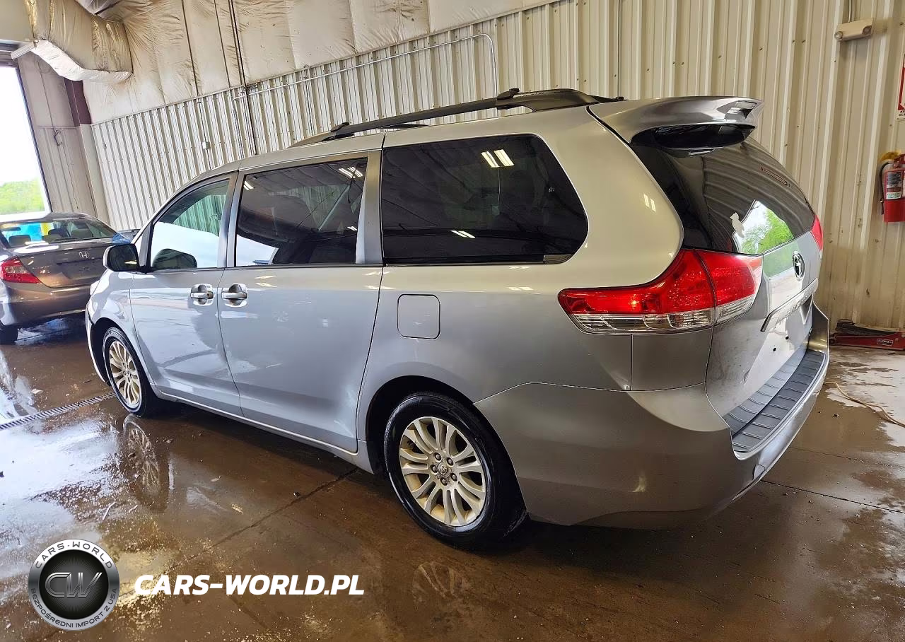 2012 Toyota Sienna Xle 8-Passenger VIN:5TDYK3DC3CS240745 - 2