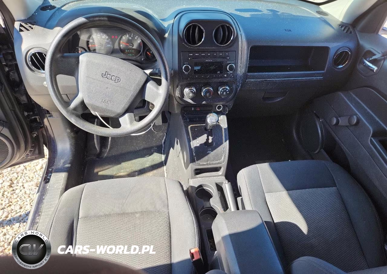 2010 Jeep Patriot Sport VIN:1J4NT1GBXAD647018 - 8