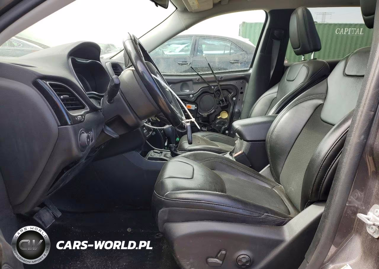 2019 Jeep Cheeroke VIN:1C4PJLLX0KD492482 - 7