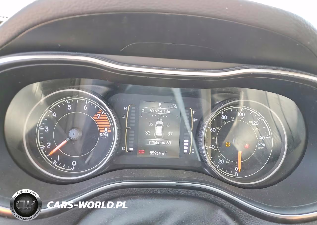 2019 Jeep Cheeroke VIN:1C4PJLLX0KD492482 - 9