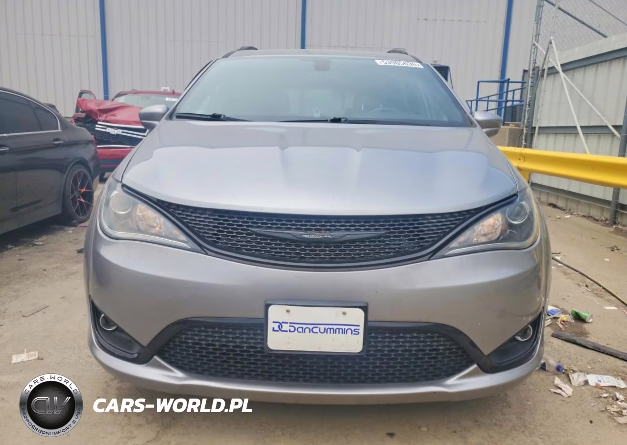 2020 Chrysler Pacifica Touring L VIN:2C4RC1BGXLR173257 - 5