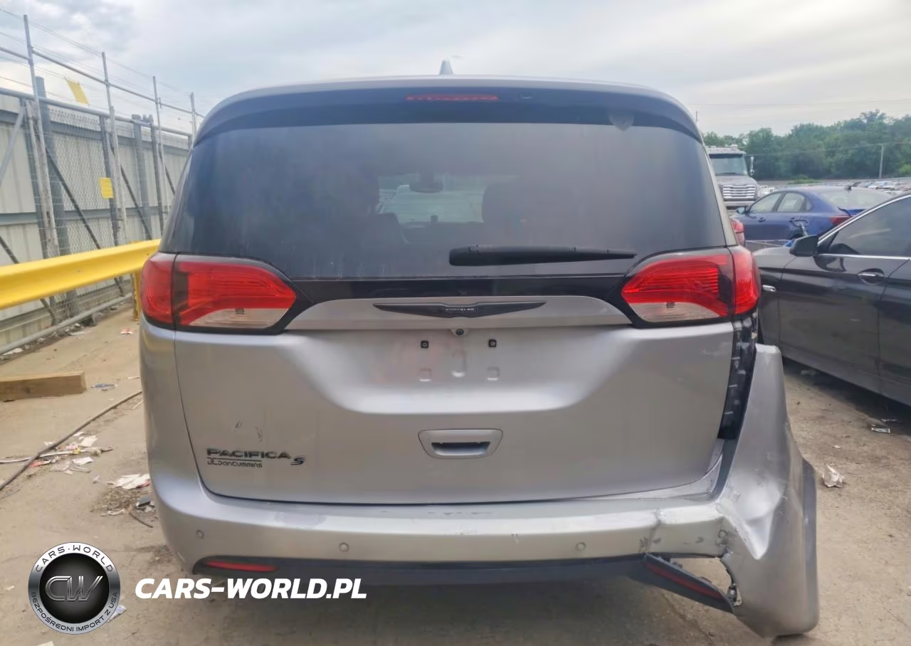 2020 Chrysler Pacifica Touring L VIN:2C4RC1BGXLR173257 - 6