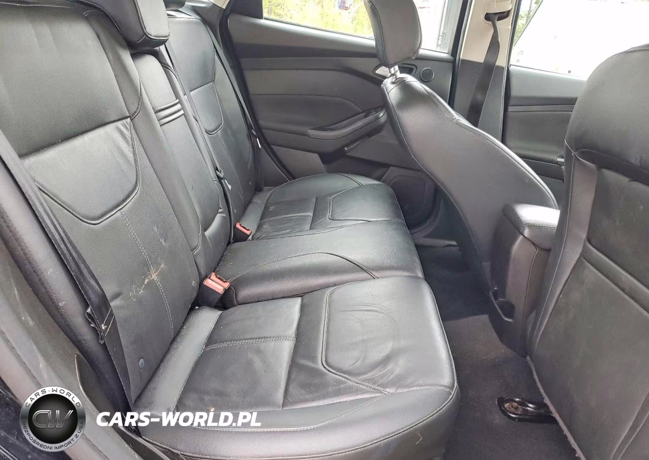 2016 Ford Focus Se VIN:1FADP3K22GL295419 - 10