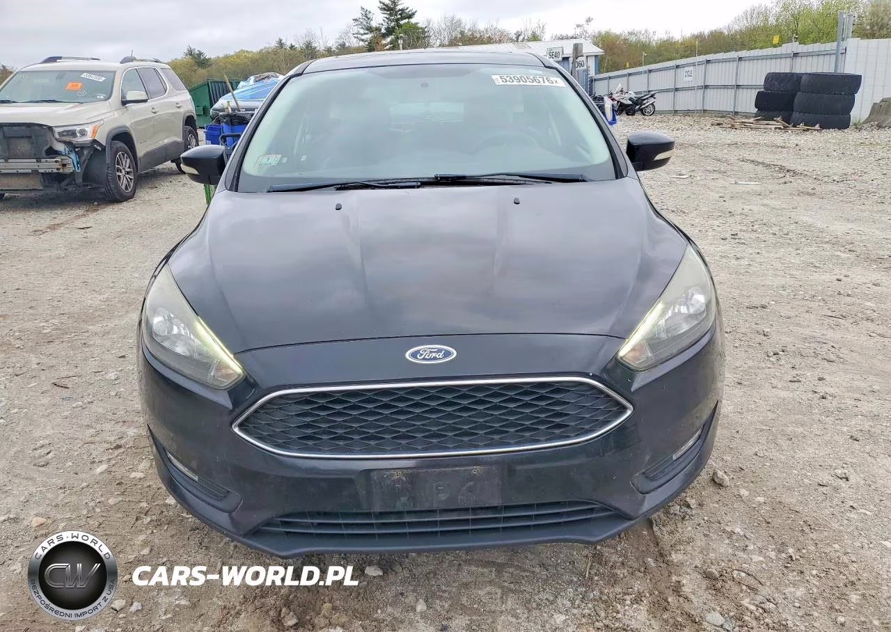 2016 Ford Focus Se VIN:1FADP3K22GL295419 - 5
