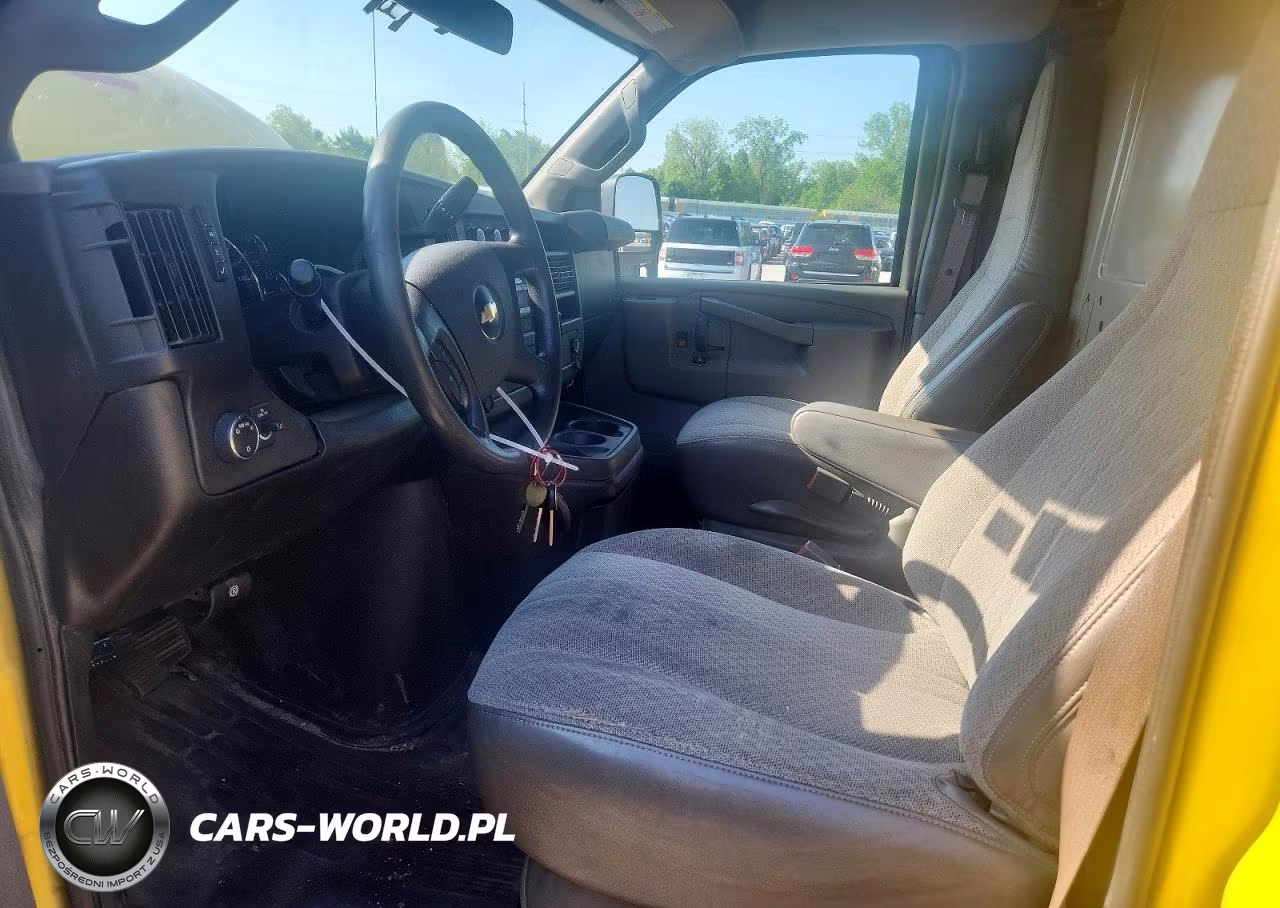 2021 Chevrolet Express 2500 Cargo Delivery Van VIN:1GCWGAFP2M1166830 - 7