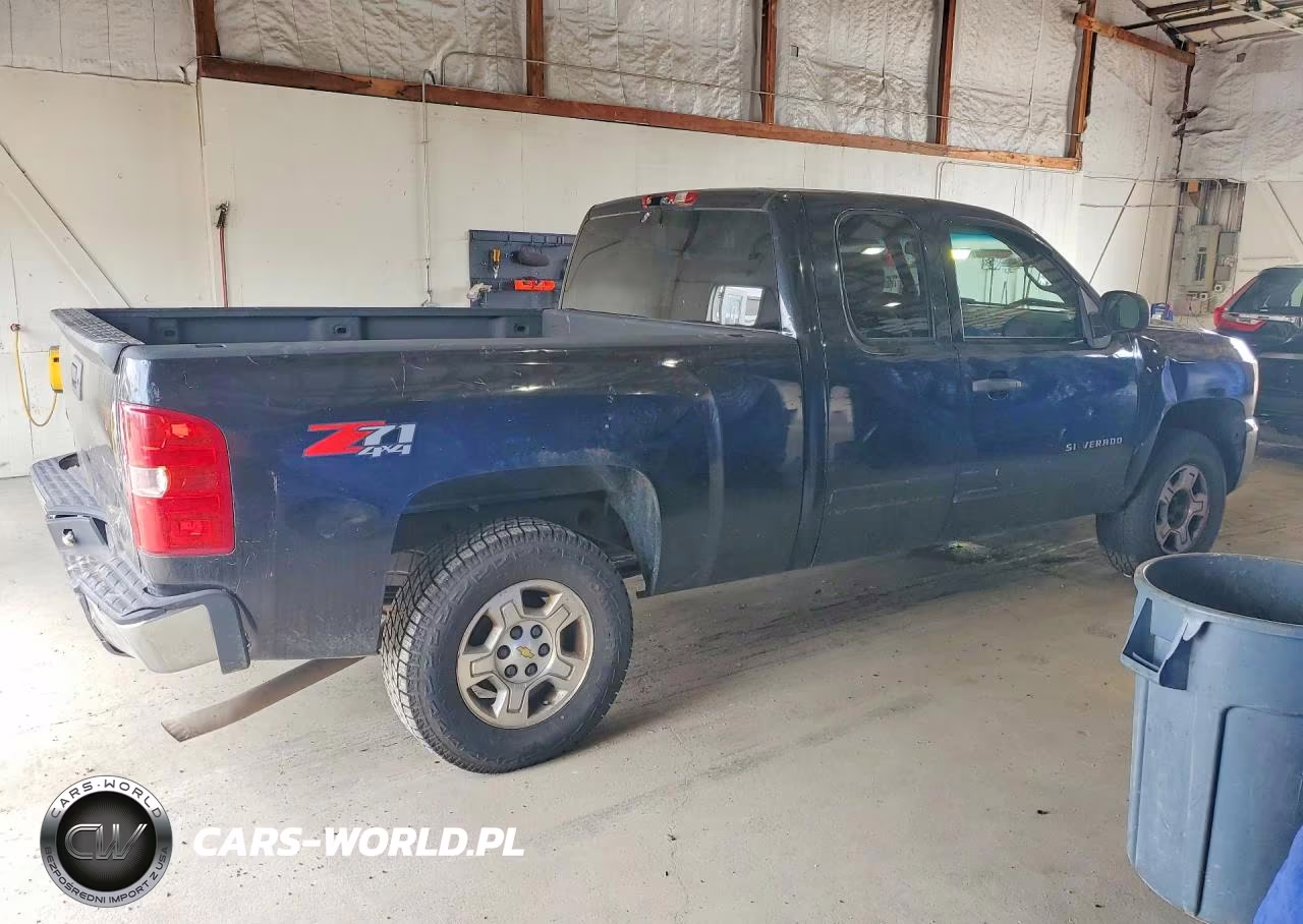 2008 Chevrolet Silverado K1500 VIN:2GCEK19Y081233472 - 3
