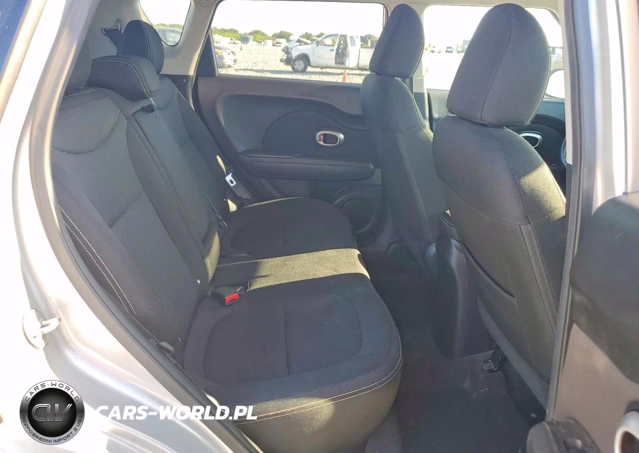 2015 Kia Soul + VIN:KNDJP3A55F7778211 - 10