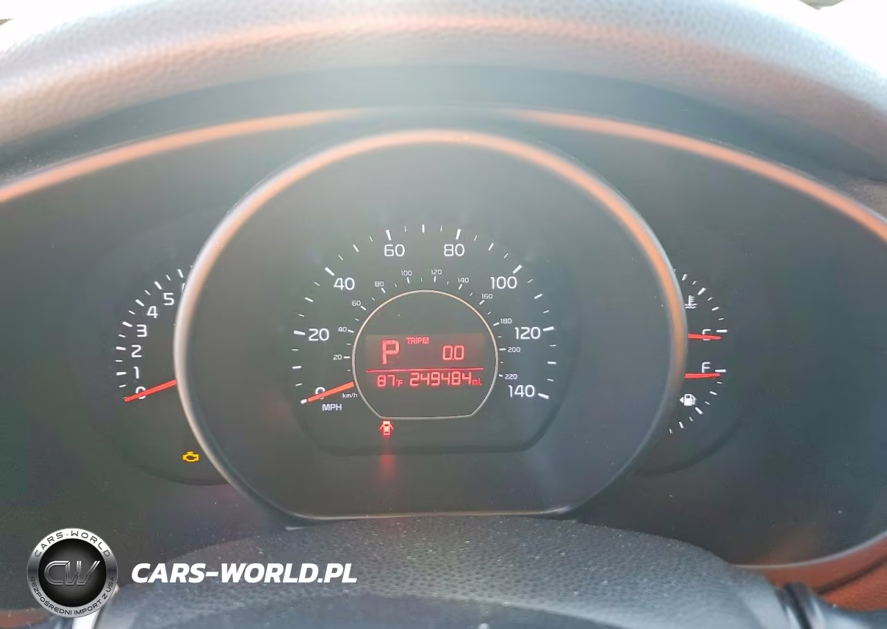 2015 Kia Soul + VIN:KNDJP3A55F7778211 - 9
