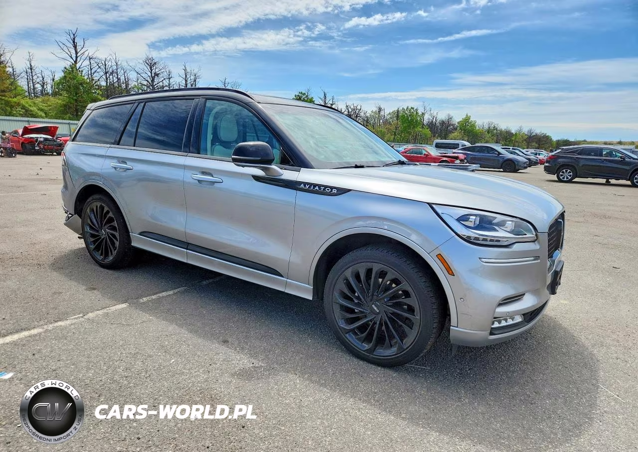 2023 Lincoln Aviator Black Label VIN:5LM5J9XC0PGL21358 - 4