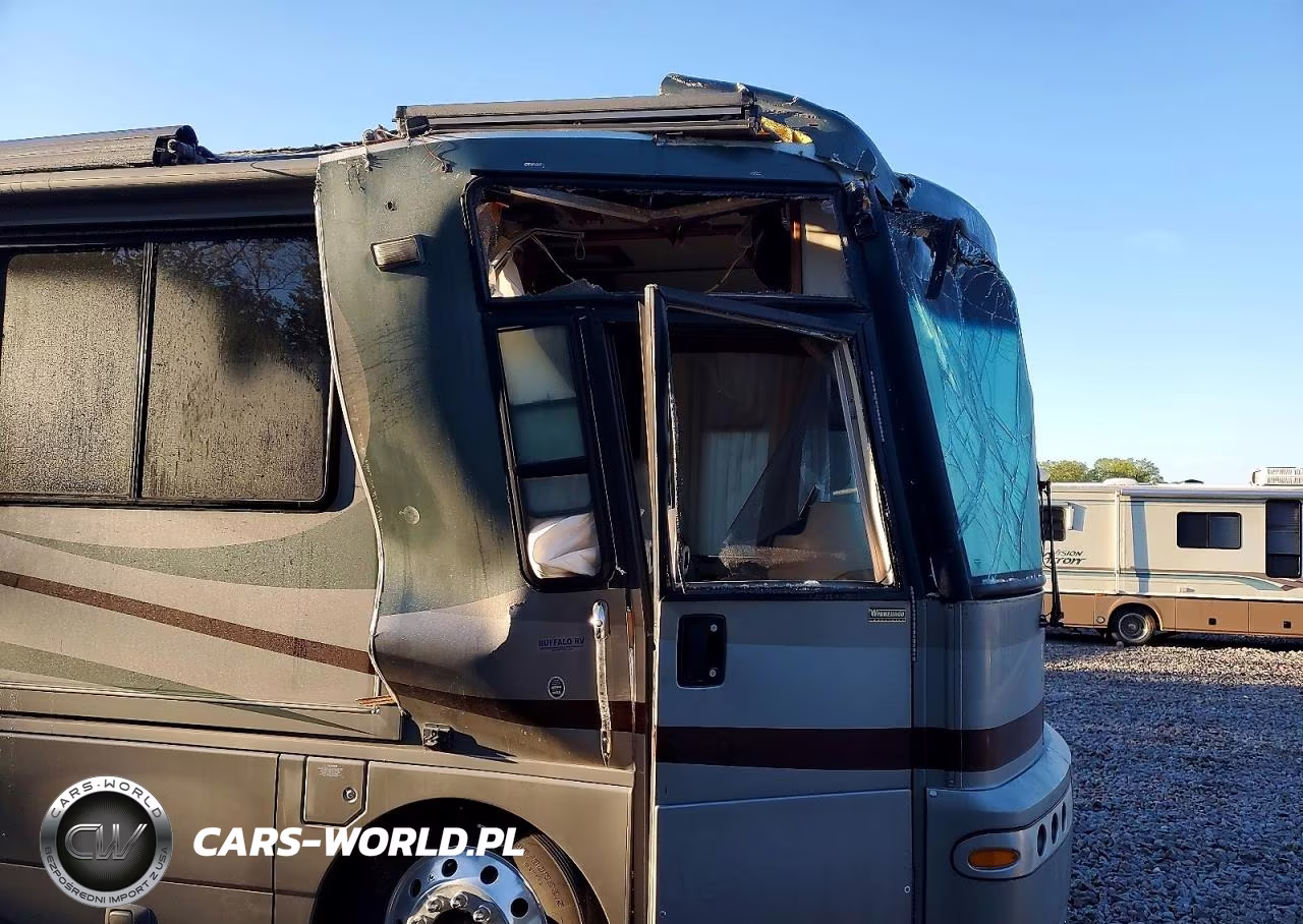 2004 Spartan Motors Motorhome 4Vz VIN:4VZBR1D944C047192 - 9