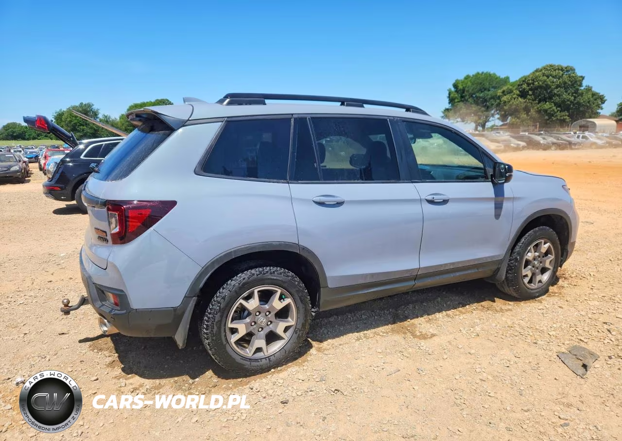 2023 Honda Passport Trail Sport VIN:5FNYF8H67PB041357 - 3