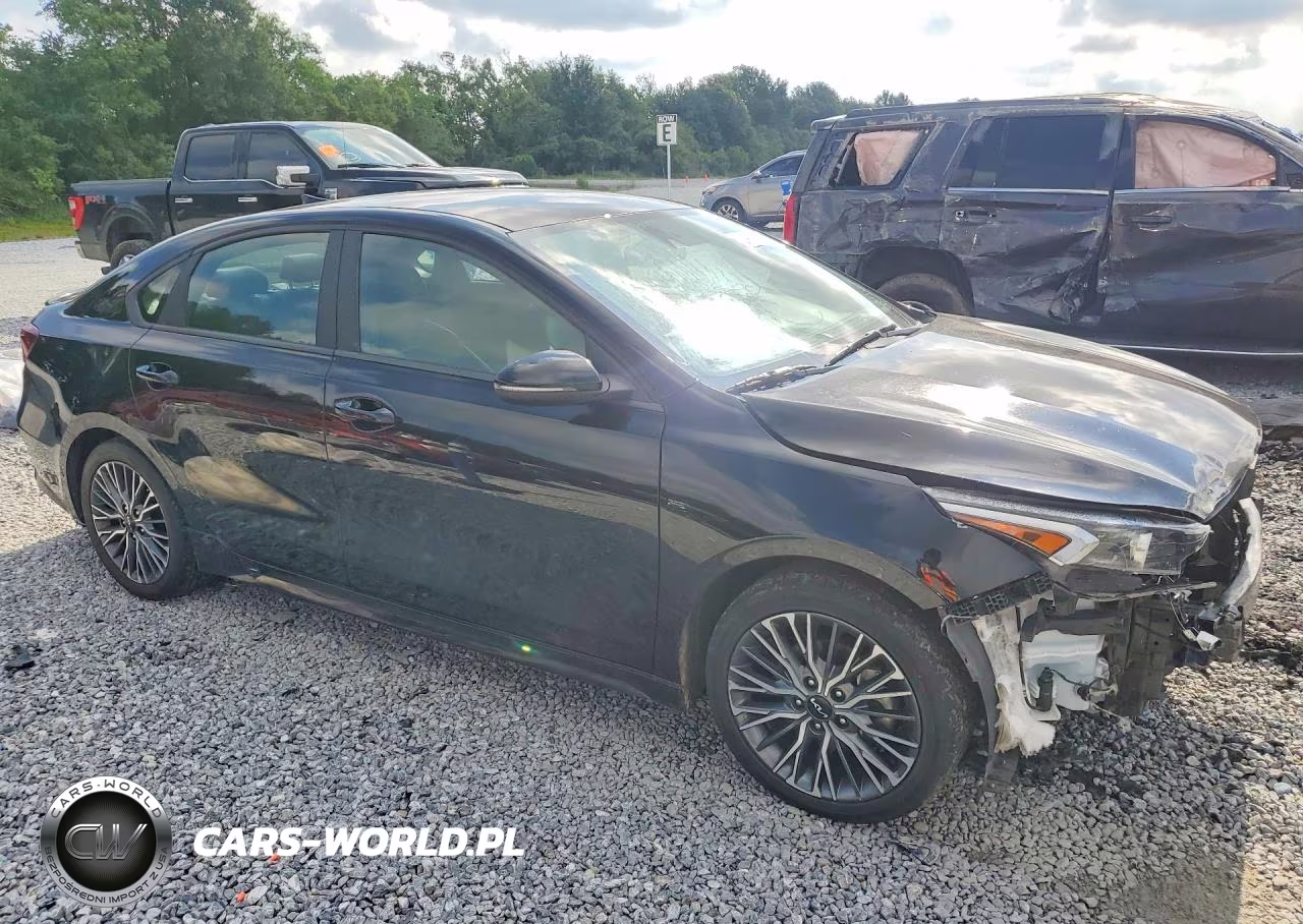 2022 Kia Forte Gt Line VIN:3KPF54AD6NE447659 - 4